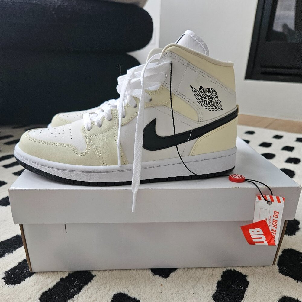Women's Air Jordan 1 Mid